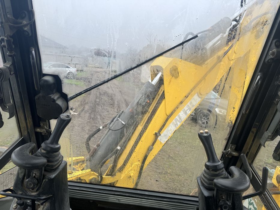 Buldoexcavator New Holland LB110