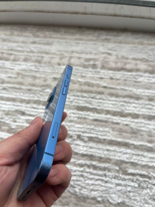 Продам Айфон Iphone 13