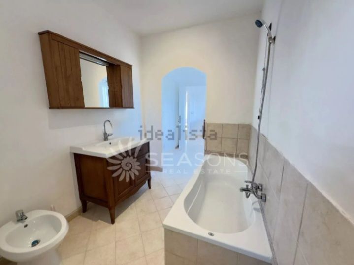 Casa cu 3 camere, baie, curte si piscina (Italia - Veneto)