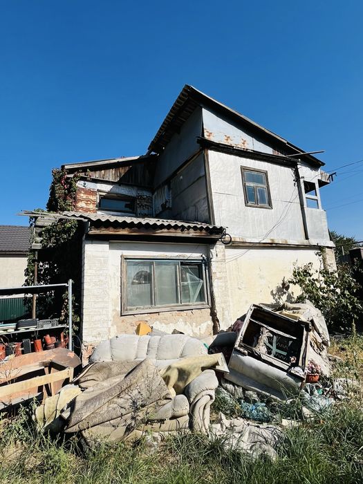 Продам дом. Участок 8 соток