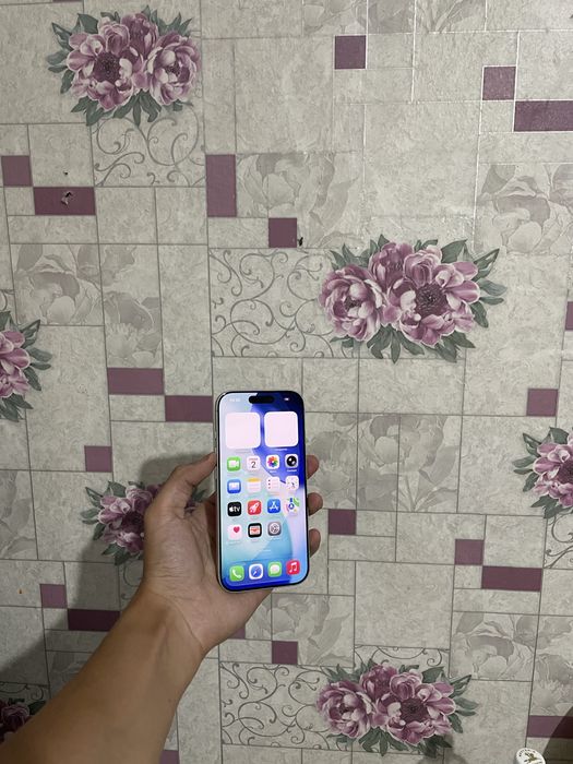 Продам срочно iPhone 17 256GB