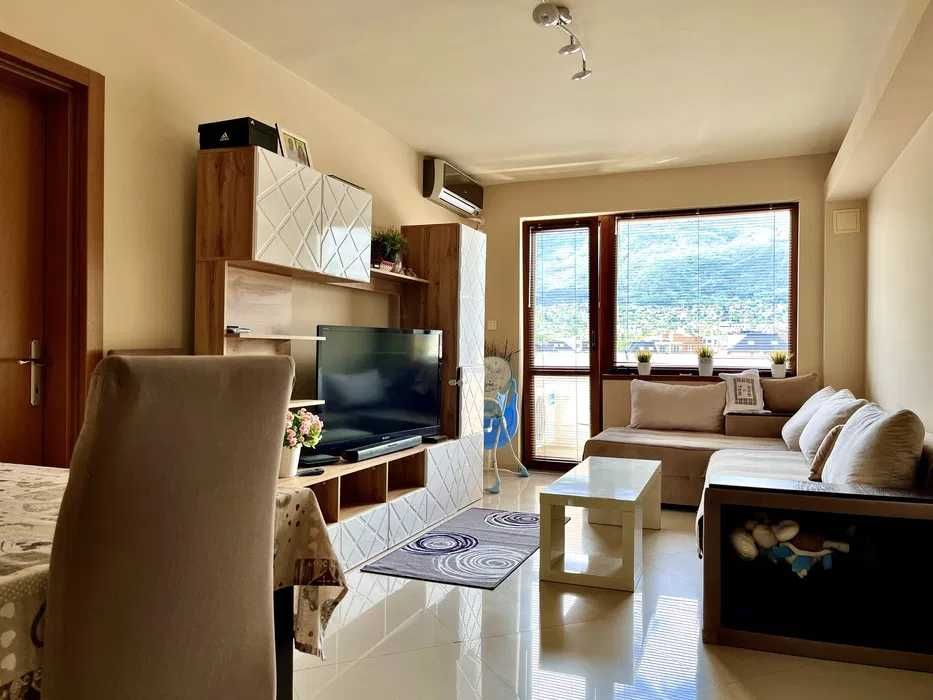 Дава се под наем Тристаен апартамент в София, Гоце Делчев - 82 кв.м за 687.99 € - Снимка #3