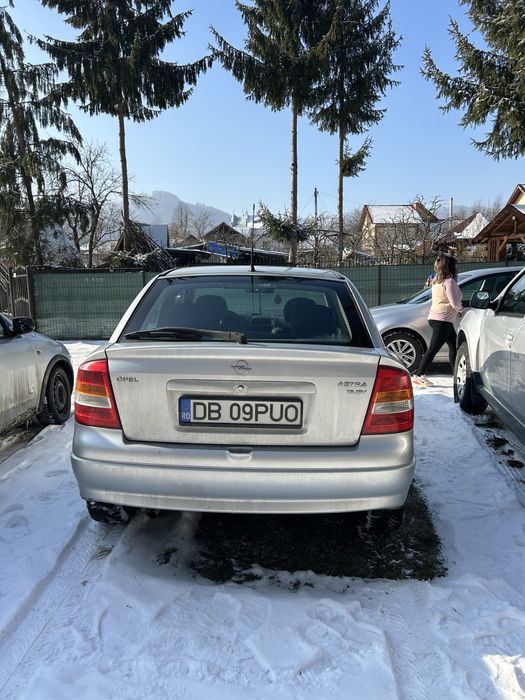 se vinde opel astra