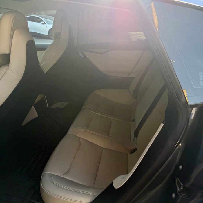 Tesla Model S 100D Amerika Zapas xod 632 km