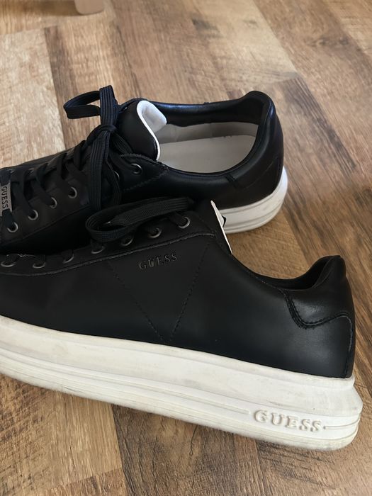 Оригинални кецове Guess