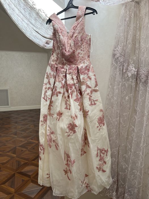 Вечерние платье