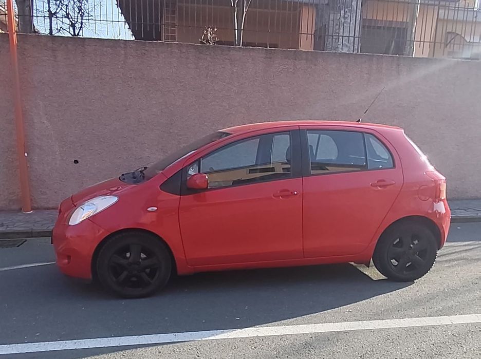 Toyota Yaris 1.3 Benzină SOL/Full – 127K km reali – cumpărată de nouă