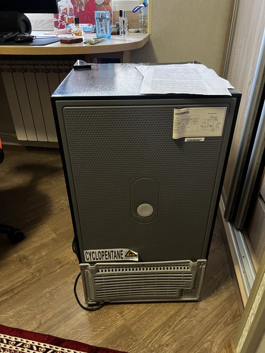 Продам мини холодильник