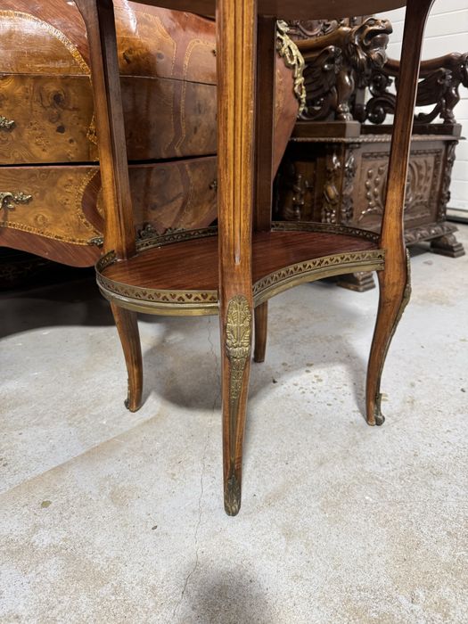 Masa din lemn cu intarsii si elemente bronz