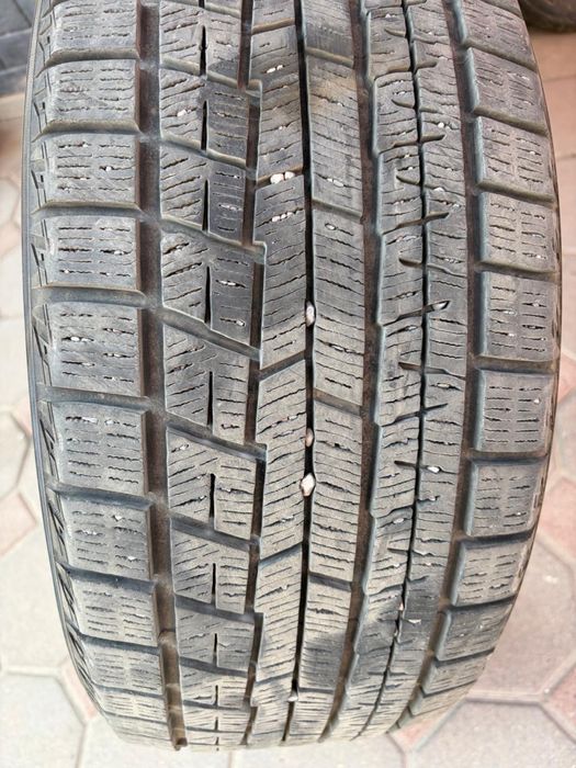 Продам зимние шины Yokohama 235/45 R18, 2023 года.