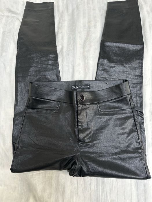 ZARA - кожен клин