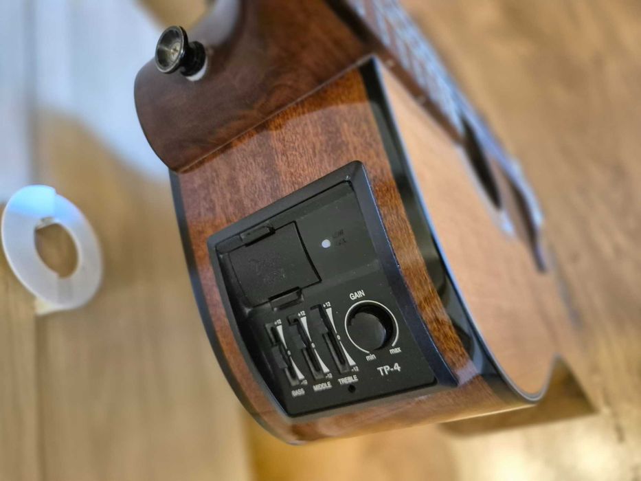 Takamine G Series EG320C – Chitară electroacustică – stare foarte bună