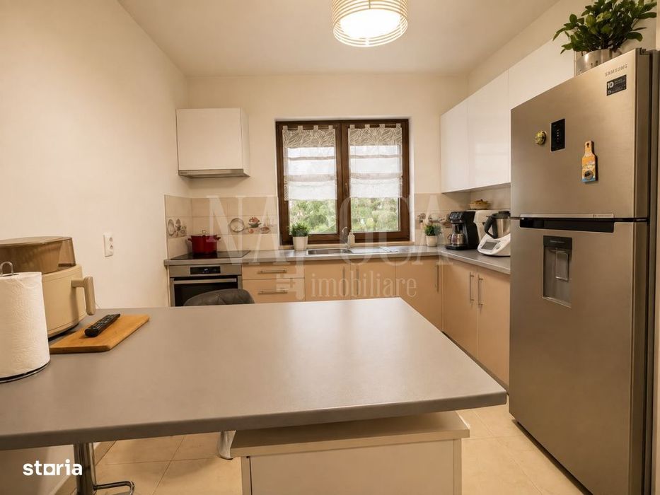 Casa 4 camere de vanzare in Floresti