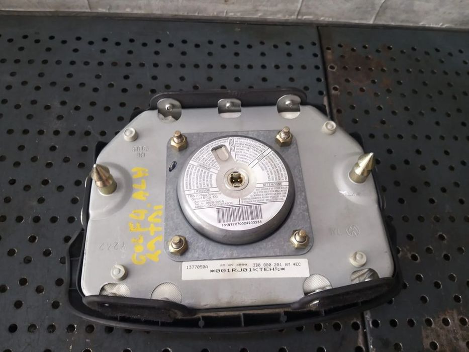 Airbag volan vw golf 4 1j 1377050a 3b0880201am