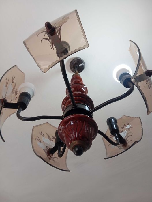 Полилей / осветително тяло