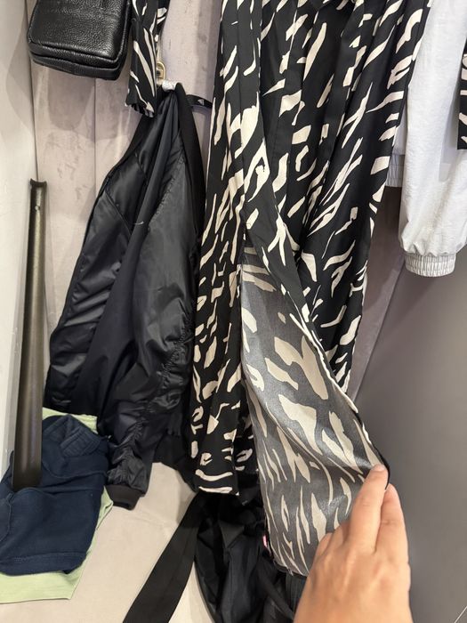 Платье манго продаммм