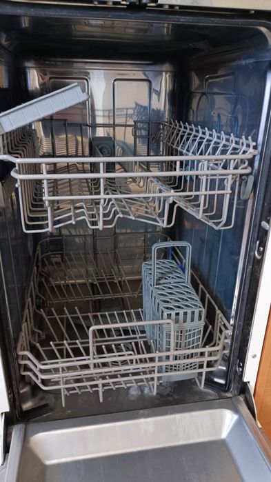 Продам посудомоечную машину