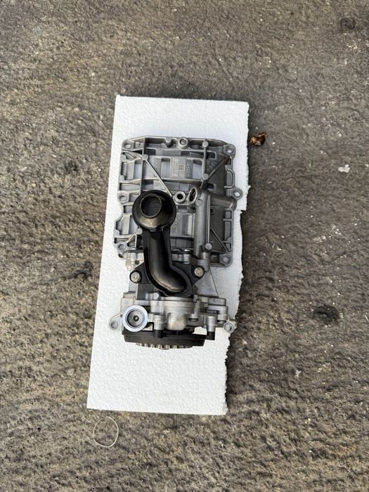 Pompa ulei bmw f10 f11 f20 f21 f30 f31 e90 e91 2.0d n47 184cp