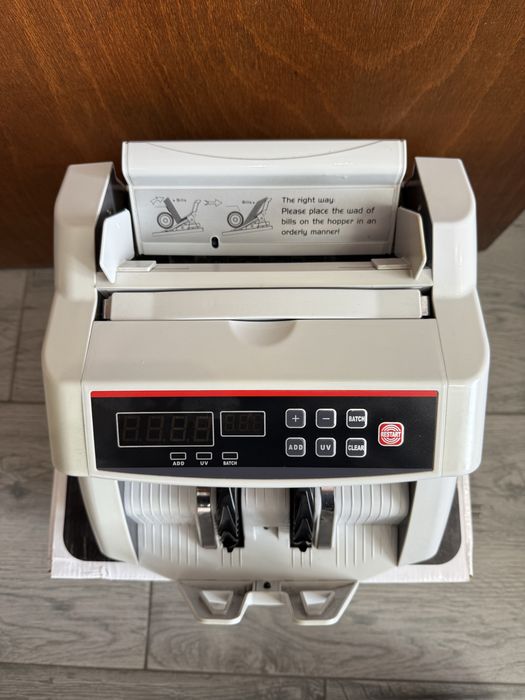Машина за броене на пари с УВ