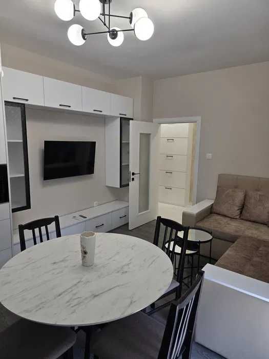 Тристаен апартамент под наем – кв. Чайка – 650 €