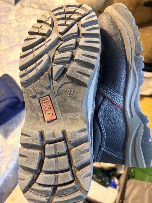 Продам рабочую обувь (СИЗ)