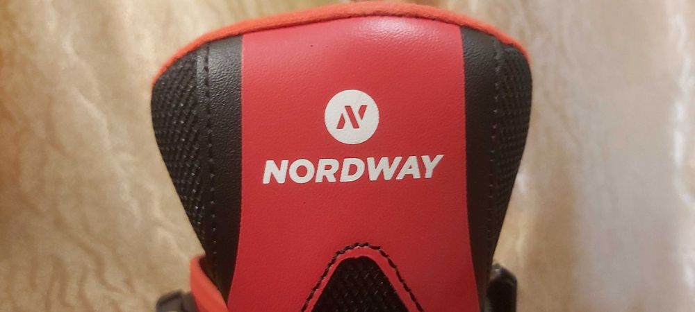 Продам детские коньки