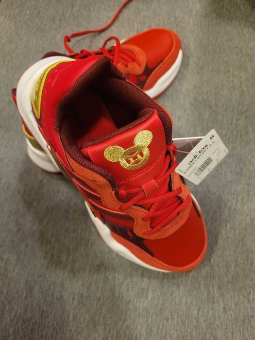 Adidas Streetspirit 2.0 уникален унисекс Disney модел