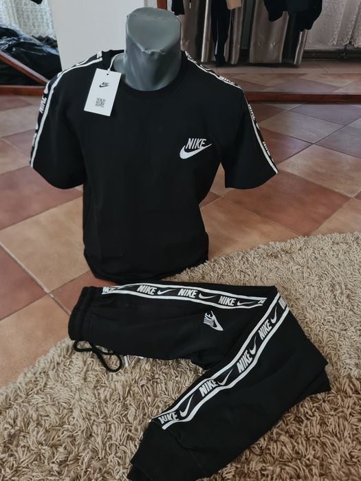 Compleuri bărbați Nike!