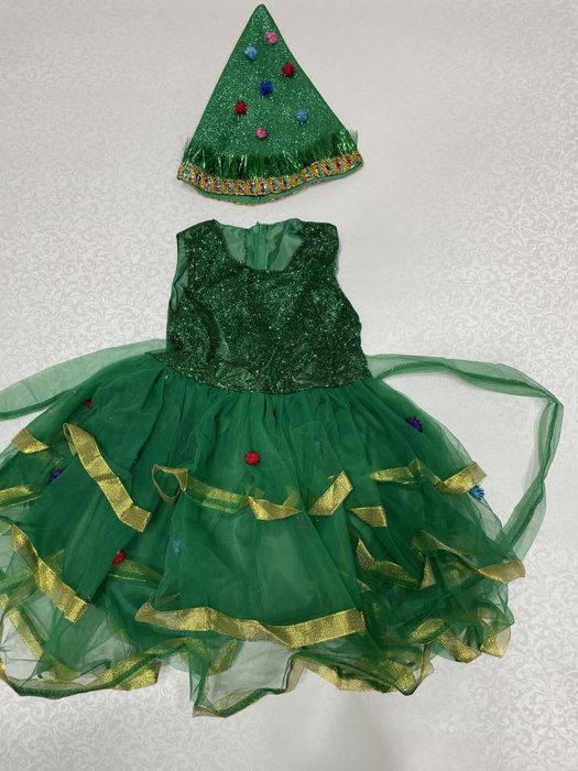 Продам платья для девочек. Новогодние костюмы.
