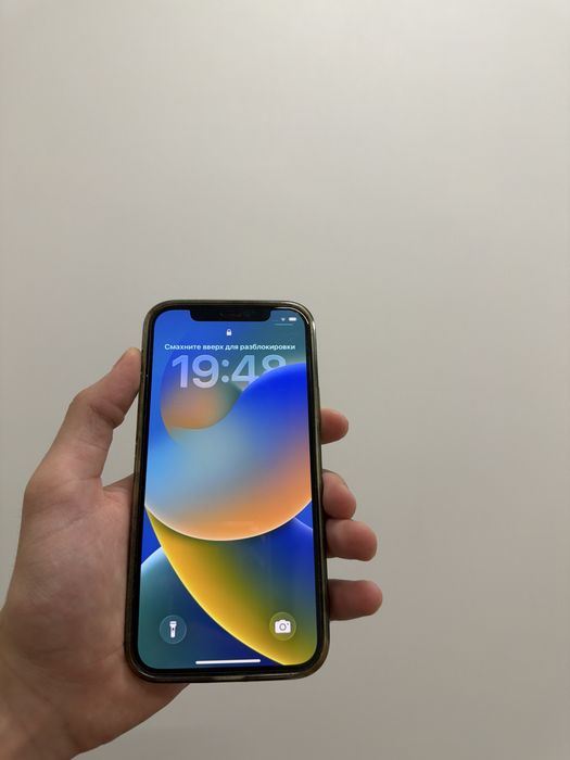 Продаю Iphone 12