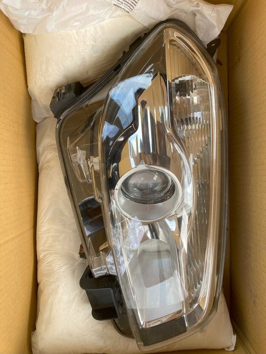 Nissan Qashqai J10 FaceLift - Ляв и Десен Фар - Фабрични