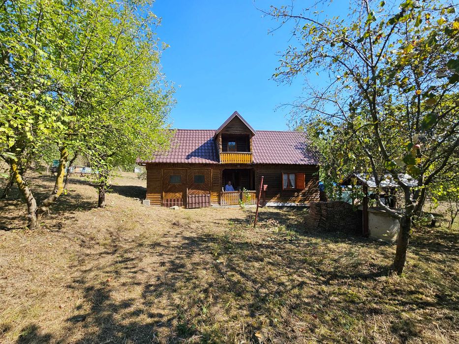 Teren si cabana de vacanta de vânzare in Fedelesoiu la 60.000