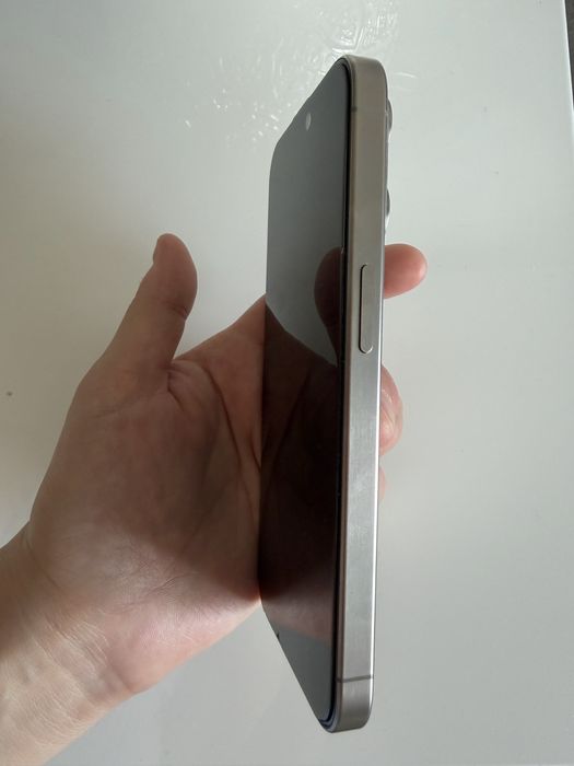 iPhone 15 pro Титан