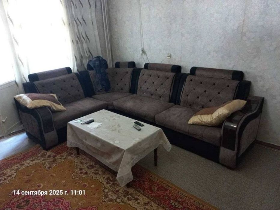 Срочно Продаётся СБарака 2/5/9 с пебелью техникой ремонт средний !