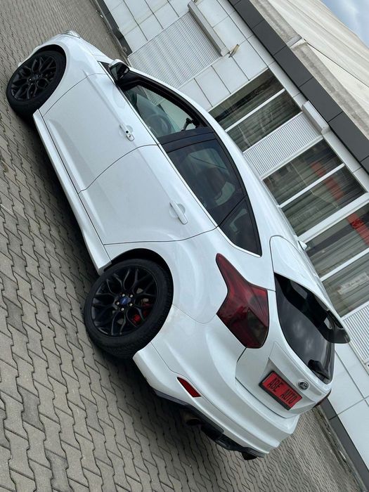 FORD Focus 2013 — imagine 3