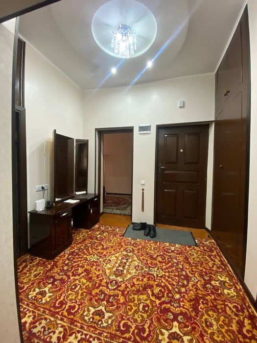 Сдаётся 4х комнатная квартира на Дом Быта(Ц.Луначарского,Ялангач)