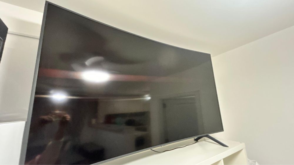 TV Samsung  smart curbat 165 cm 4K telecomanda smart