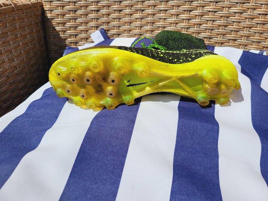 Продавам бутонки 38,5