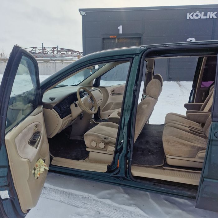 Продам мазду мпв