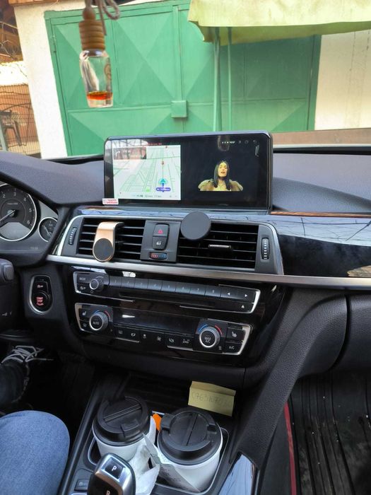 Navigatie android BMW F30 Carplay Waze YouTube