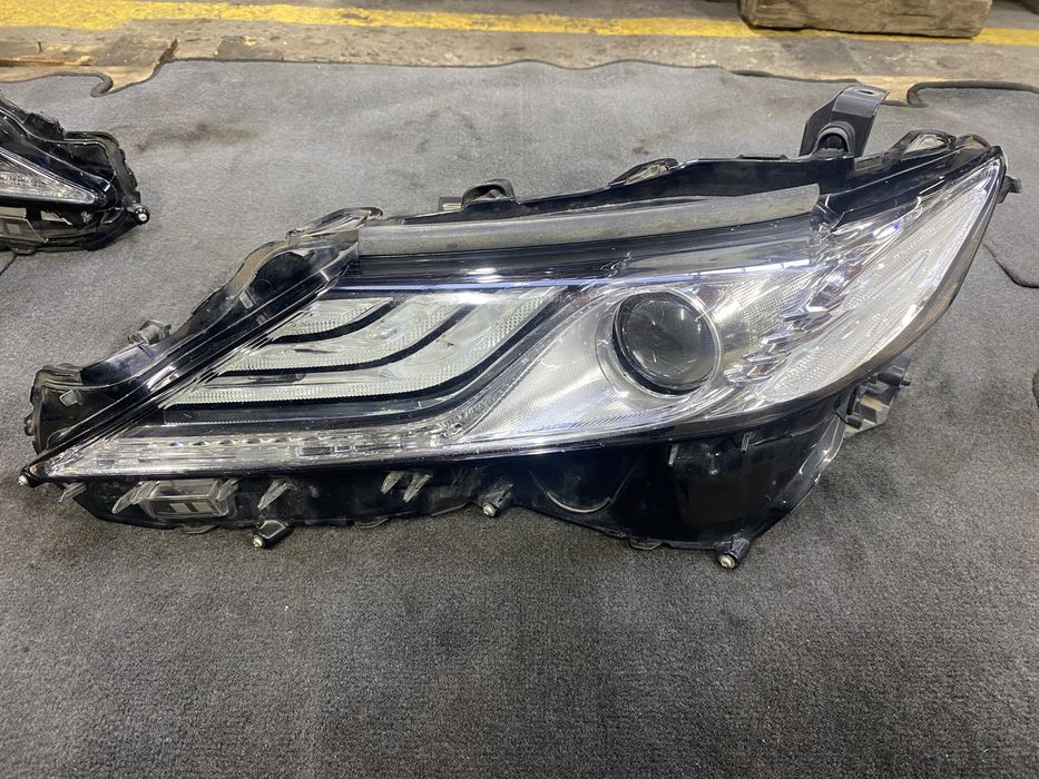 Фары Камри 70