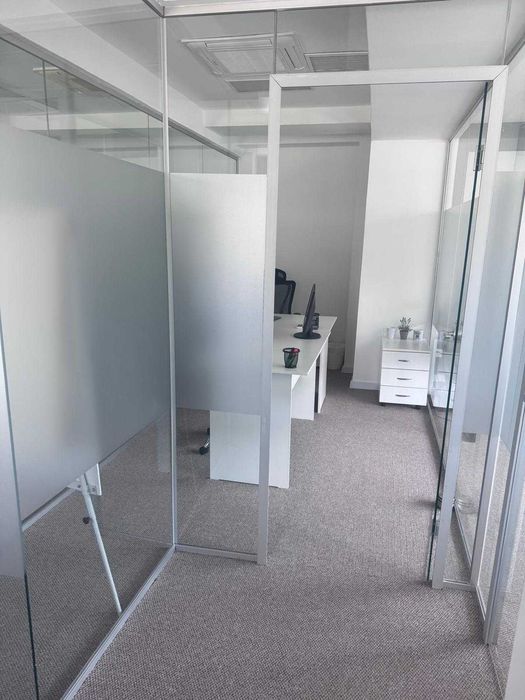 Birou de închiriat în clădire de birouri—ideal pentru avocat | Piața Muncii