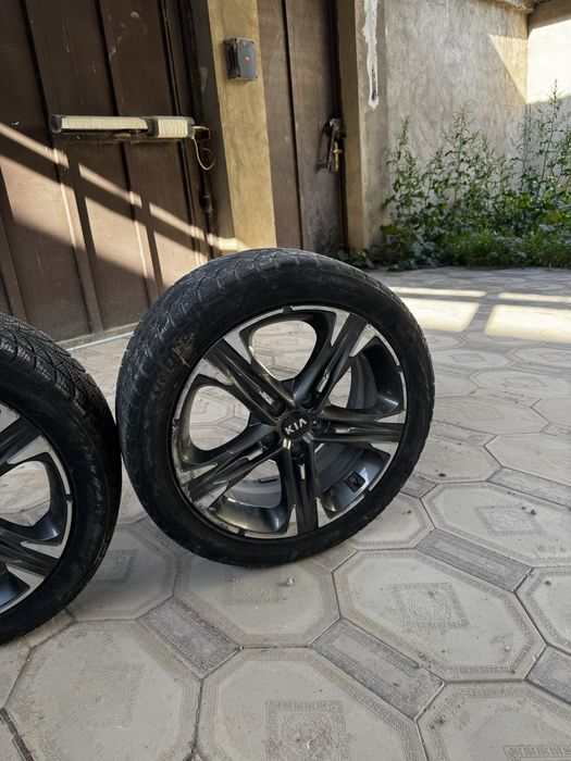 Kia k5 235/45/R18