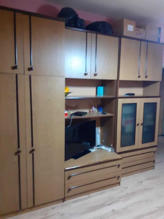 Продава се секция