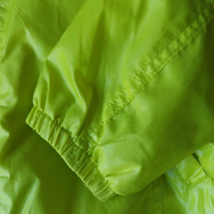 Яке BENETTON 92-98 ветровка неразличима от нова