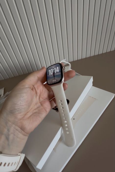 Часы Apple Watch Series 10