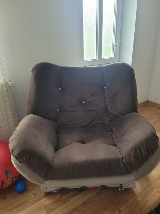 Vând colțar extensibil și 2 fotolii