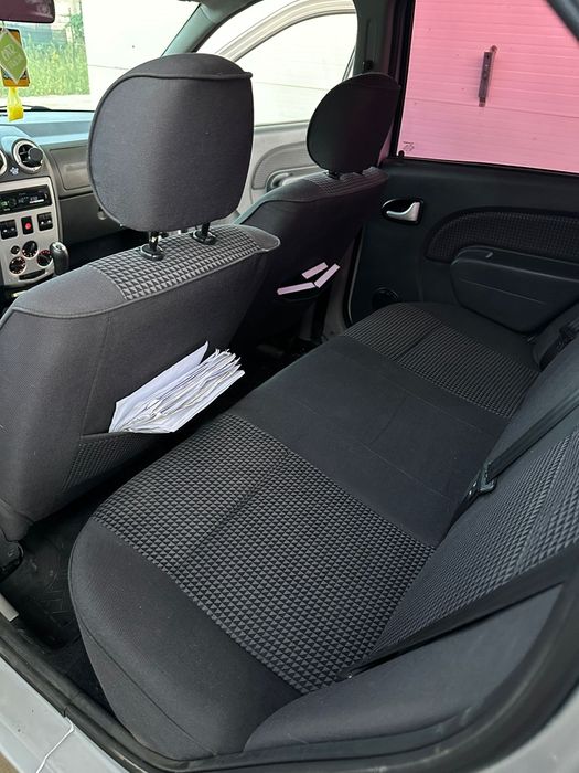 Logan 1.6 16v 105cp Prestige GPL