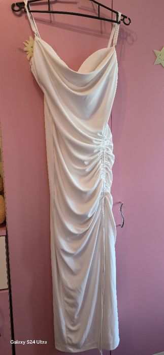 Елегантна рокля на Zara