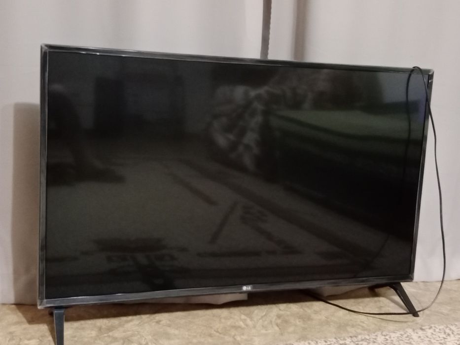 Телевизор LG  109см/43"